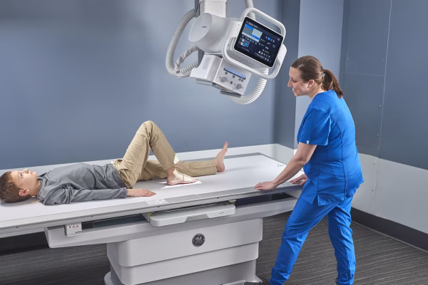 ge_definium656hd_8_pediatric-patient-on-the-table #image_title