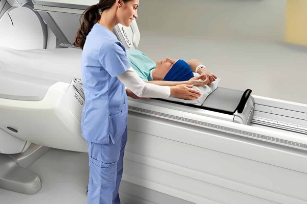 Scintigraphie GE Discovery NM630 Scanner Scintigraphique GE Discovery NM630 pour Médecine Nucléaire